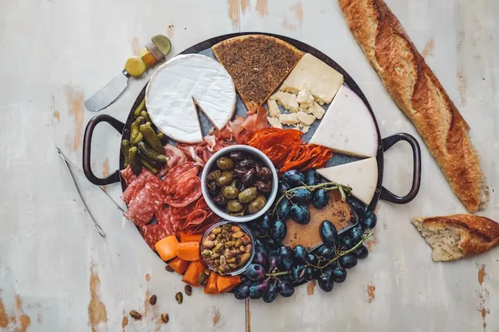 Cold cuts board
